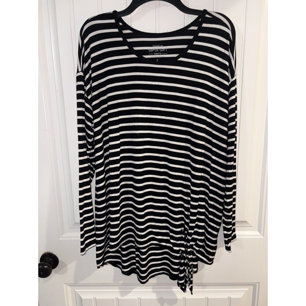 Torrid 2 (18/20W) Black White Striped Super Soft Knits Side Tie Hi Low Hem Top